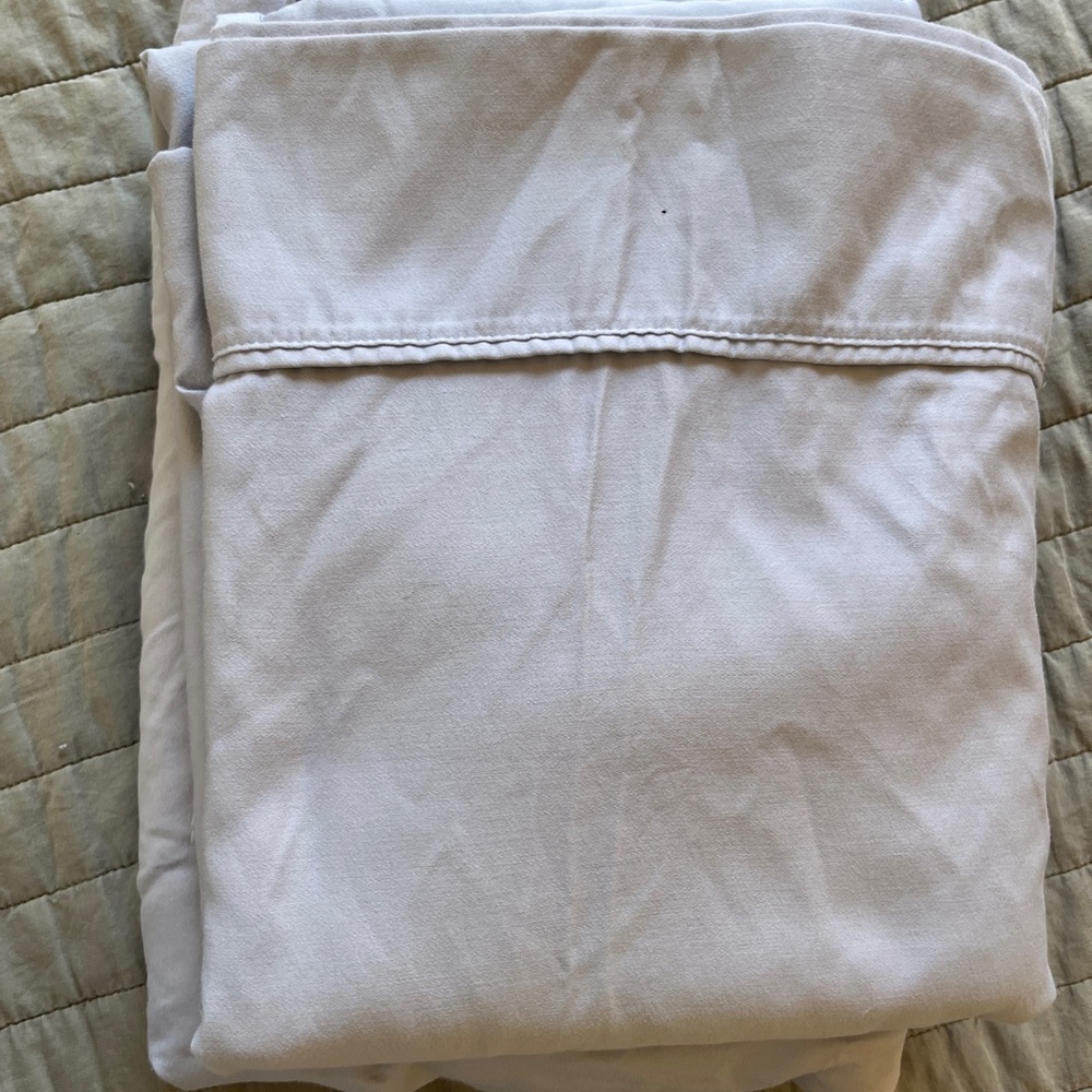 Light blue set of fitted and flat sheets Queen